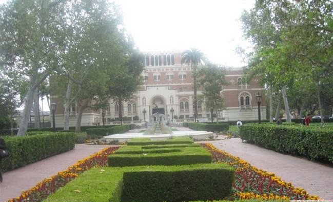 位于洛杉矶的南加州大学,竟然有2000名中国学生在此就读 位于洛杉矶的南加州大学,竟然有2000名中国学生在此就读